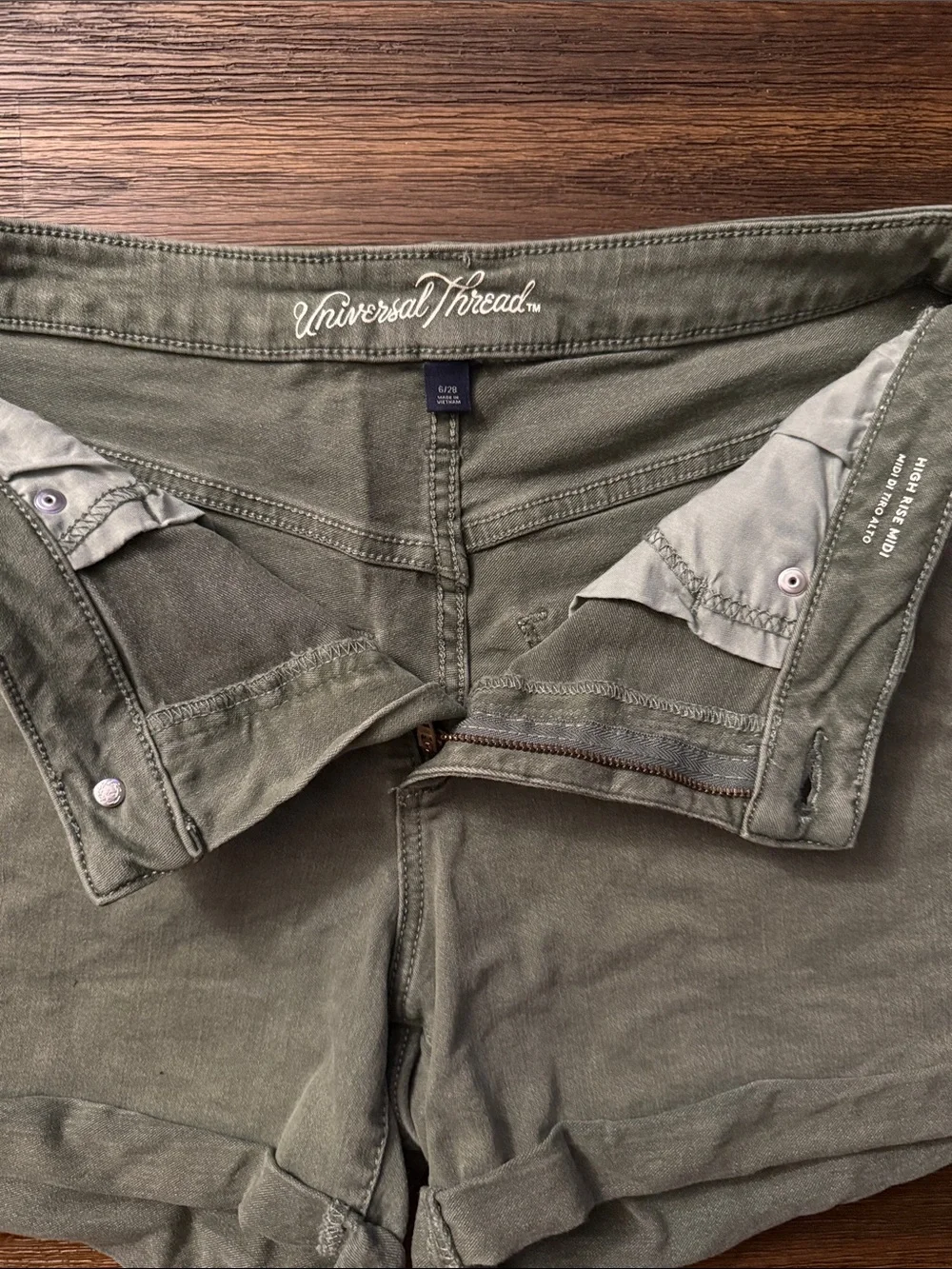 Universal Thread Olive Green Denim High Rise Midi Shorts 6/28R